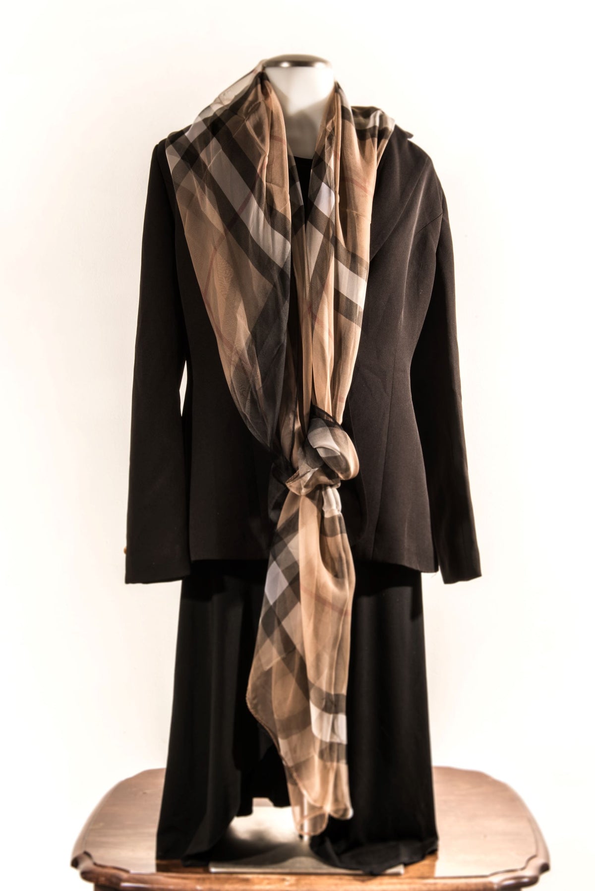 Plaid Pattern in Assorted Brown Colors Silk Scarf – Shaofang  display picture 3